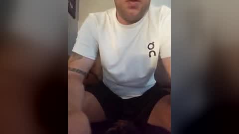 Snapshot of georgemac2405319818 chatting on June 24, 3:33 pm georgemac2405319818 online show from June 24, 3:33 pm
