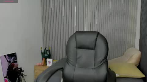 Snapshot of georgesmith_1 chatting on June 2, 4:47 am GEORGE online show from June 2, 4:47 am