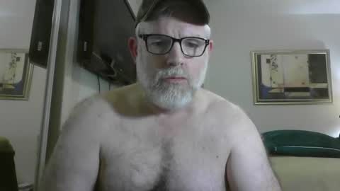 Snapshot of georgiagooner chatting on August 7, 2:24 am ProudGooner online show from August 7, 2:24 am