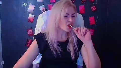 Snapshot of georgianight chatting on December 16, 12:32 pm Georgia online show from December 16, 12:32 pm