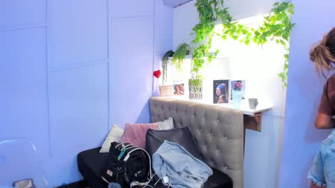 Snapshot of georgina_coule chatting on April 9, 12:21 pm Georgina Coule online show from April 9, 12:21 pm