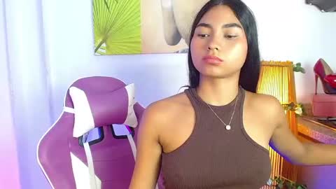 Snapshot of georgina_lulu chatting on February 1, 1:34 am georgina_lulu online show from February 1, 1:34 am