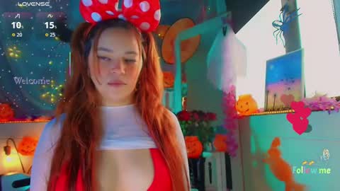 Snapshot of georgina_moschino chatting on October 15, 10:21 pm georgina_moschino online show from October 15, 10:21 pm