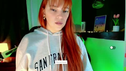 Snapshot of georgina_moschino chatting on July 19, 5:22 am georgina_moschino online show from July 19, 5:22 am