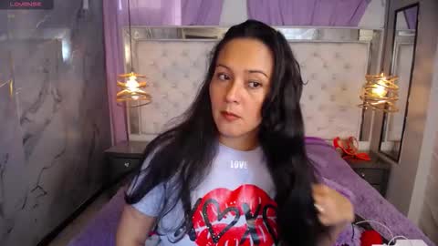 Snapshot of georgina_mussk chatting on November 27, 7:27 pm Georgina online show from November 27, 7:27 pm