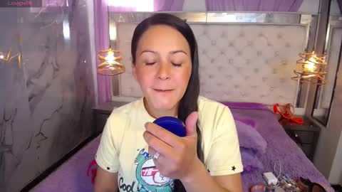 Snapshot of georgina_mussk chatting on November 28, 8:22 pm Georgina online show from November 28, 8:22 pm