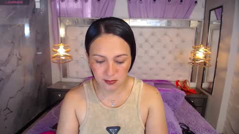 Snapshot of georgina_mussk chatting on December 3, 6:39 pm Georgina online show from December 3, 6:39 pm