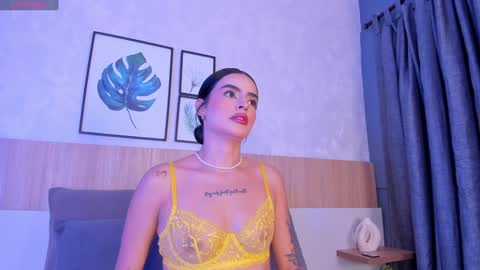 Snapshot of georginna_sins chatting on December 7, 7:21 pm Kendal online show from December 7, 7:21 pm