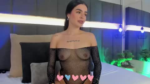 Snapshot of georginna_sins chatting on February 17, 11:09 pm Kendal online show from February 17, 11:09 pm