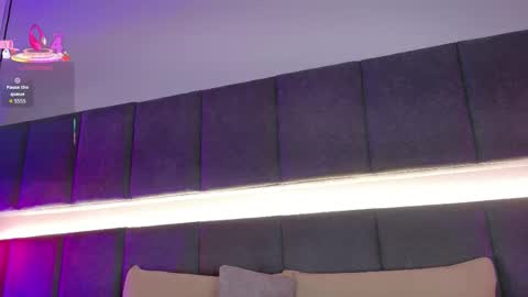 Kendal  online show from November 27, 2:02 am