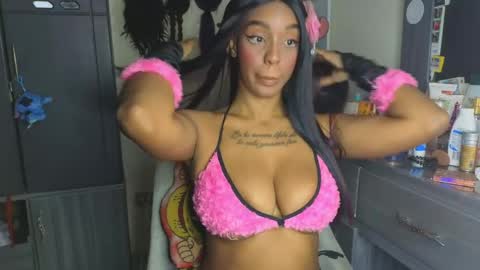 Snapshot of georgiss_ chatting on April 2, 6:11 am georgiss_ online show from April 2, 6:11 am