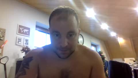 Snapshot of germandick2905 chatting on December 5, 8:23 am germandick2905 online show from December 5, 8:23 am