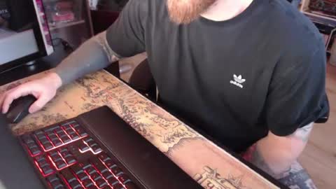 Snapshot of germantattoo94 chatting on August 4, 5:48 pm germantattoo94 online show from August 4, 5:48 pm