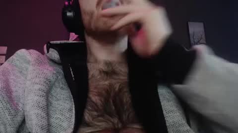 Snapshot of germanyhairyboy chatting on December 19, 8:02 am germanyhairyboy online show from December 19, 8:02 am
