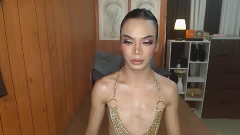 Snapshot of gerogoussidney chatting on October 13, 10:48 am Sidneymorens online show from October 13, 10:48 am