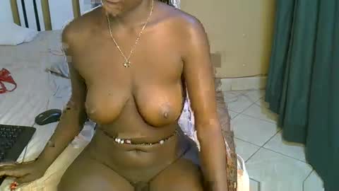 Snapshot of gesh_d chatting on October 24, 12:52 am gesh_d online show from October 24, 12:52 am