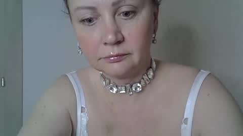 Snapshot of gessy_angel chatting on April 3, 9:57 pm gessy_angel online show from April 3, 9:57 pm