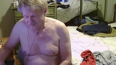 Snapshot of gethyn chatting on February 6, 9:28 pm Gethyn online show from February 6, 9:28 pm