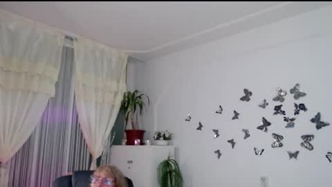 Ghertrudequeen online show from October 20, 3:07 am