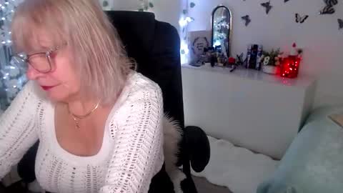 Ghertrudequeen online show from December 17, 4:07 am