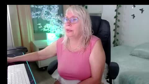 Ghertrudequeen online show from June 2, 4:36 am