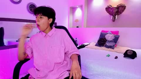 Snapshot of ghost__girl_ chatting on October 28, 3:43 am Your Girl online show from October 28, 3:43 am