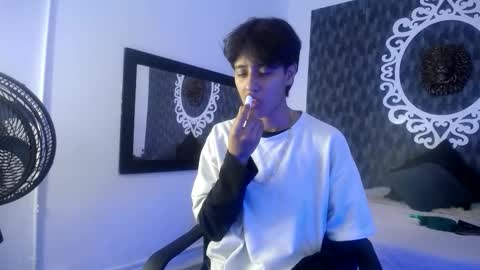 Snapshot of ghost__girl_ chatting on November 2, 1:30 am Your Girl online show from November 2, 1:30 am