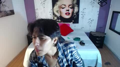 Snapshot of ghost__girl_ chatting on November 22, 1:15 am Your Girl online show from November 22, 1:15 am