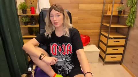 Sweety online show from February 10, 9:25 pm