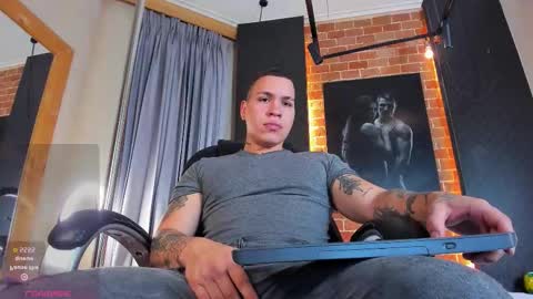 Snapshot of ghostman_1 chatting on October 28, 12:30 pm  1 online show from October 28, 12:30 pm