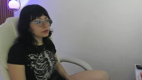 Snapshot of ghostmila chatting on April 13, 3:56 am Milaa online show from April 13, 3:56 am