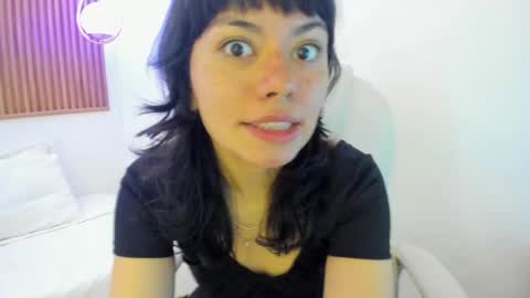 Snapshot of ghostmila chatting on April 18, 2:54 pm Milaa online show from April 18, 2:54 pm