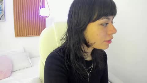 Snapshot of ghostmila chatting on April 23, 12:29 pm Milaa online show from April 23, 12:29 pm