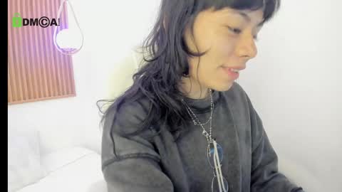 Snapshot of ghostmila chatting on May 7, 1:49 pm Milaa online show from May 7, 1:49 pm