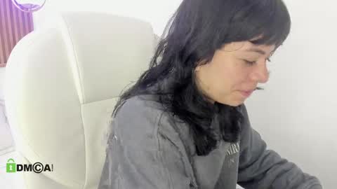 Snapshot of ghostmila chatting on May 11, 4:04 pm Milaa online show from May 11, 4:04 pm