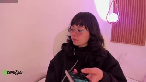 Snapshot of ghostmila chatting on May 18, 2:07 am Milaa online show from May 18, 2:07 am