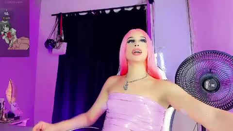 Snapshot of gia21xxx chatting on June 8, 1:28 am Gia Ferrara online show from June 8, 1:28 am