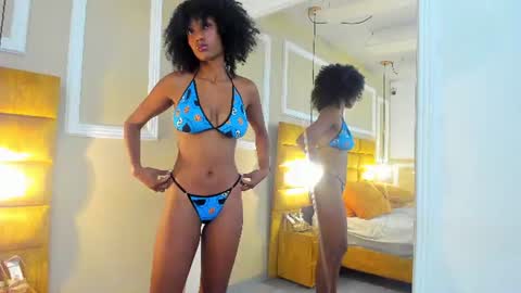 Snapshot of gia_bell chatting on June 28, 1:06 pm gia_bell online show from June 28, 1:06 pm