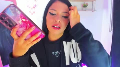 giaaaa   online show from February 19, 1:12 am