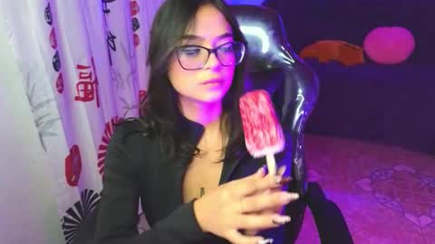 Snapshot of gia_flame_ chatting on October 31, 3:18 am gia_flame_ online show from October 31, 3:18 am