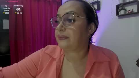 nahomi online show from November 6, 10:10 pm