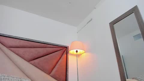 Gia  online show from February 28, 9:01 pm