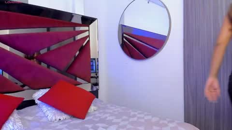 Gia  online show from July 13, 12:13 am