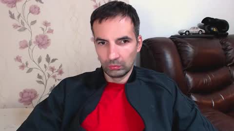 Snapshot of gianni_lion chatting on November 3, 4:30 pm Gianni online show from November 3, 4:30 pm