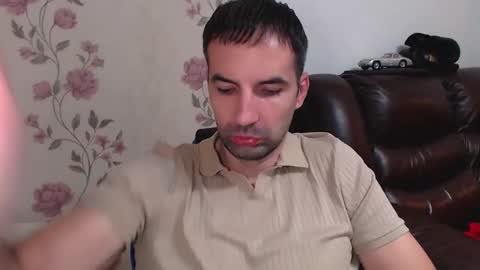 Snapshot of gianni_lion chatting on November 4, 9:41 am Gianni online show from November 4, 9:41 am