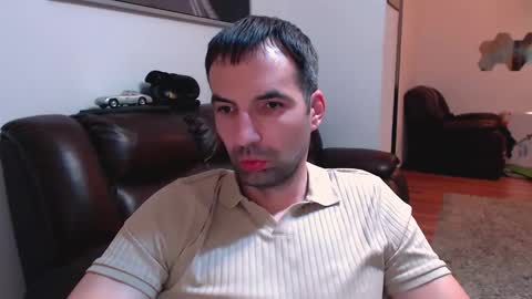 Snapshot of gianni_lion chatting on November 4, 9:47 pm Gianni online show from November 4, 9:47 pm