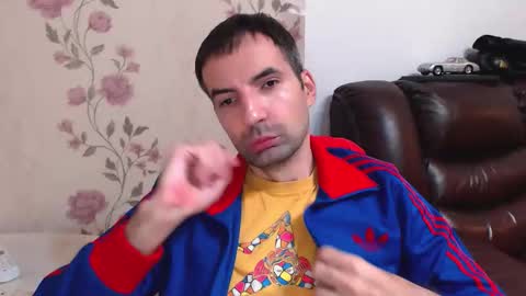 Snapshot of gianni_lion chatting on November 9, 6:06 pm Gianni online show from November 9, 6:06 pm