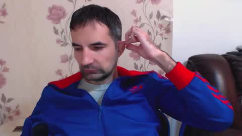 Snapshot of gianni_lion chatting on December 2, 8:37 pm Gianni online show from December 2, 8:37 pm