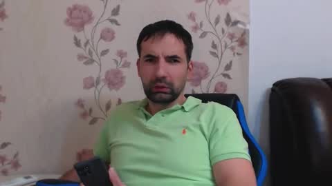 Snapshot of gianni_lion chatting on December 17, 6:25 pm Gianni online show from December 17, 6:25 pm