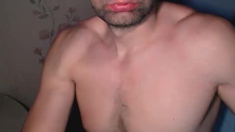Snapshot of gianni_lion chatting on April 28, 6:46 pm Gianni online show from April 28, 6:46 pm